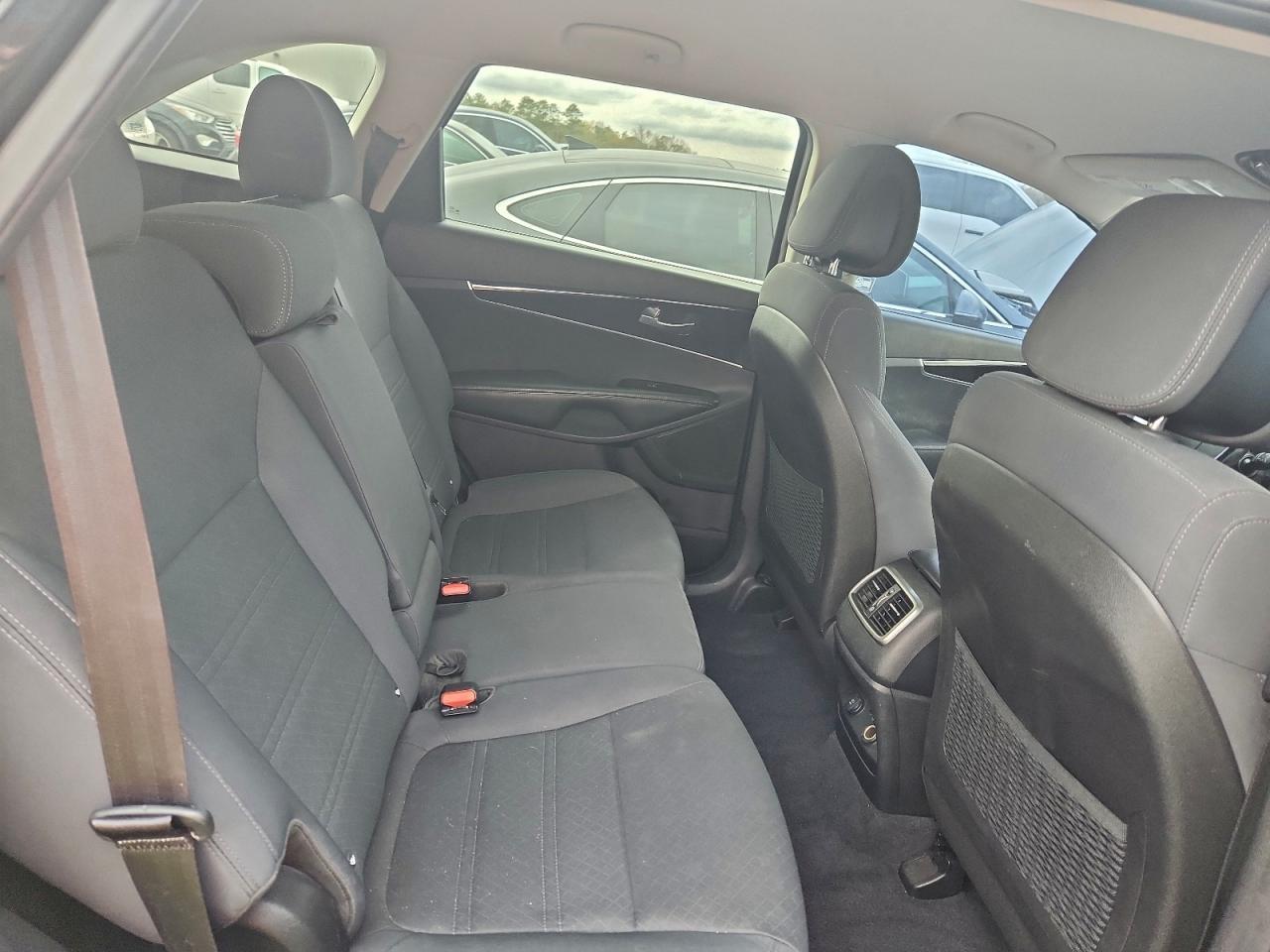 2016 KIA SORENTO