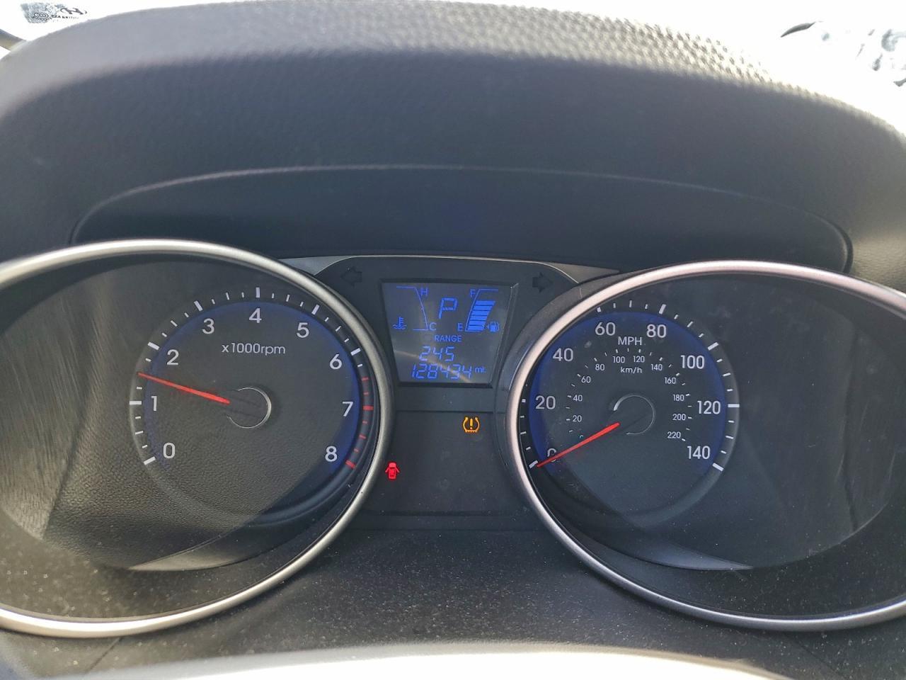 2011 HYUNDAI TUCSON