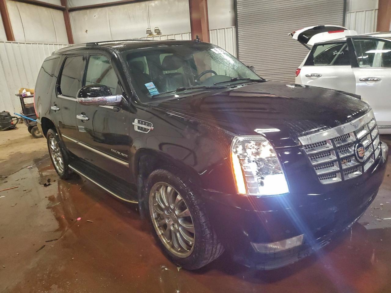 2011 CADILLAC ESCALADE