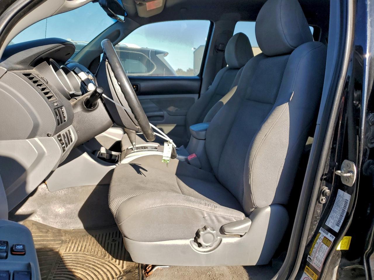 2011 TOYOTA TACOMA