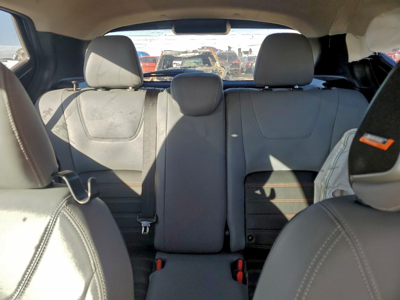 2022 NISSAN KICKS