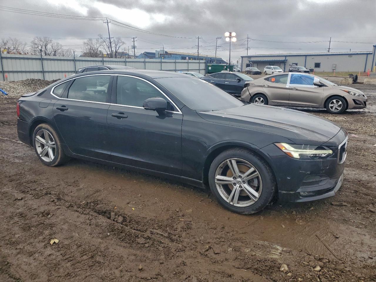 2018 VOLVO S90