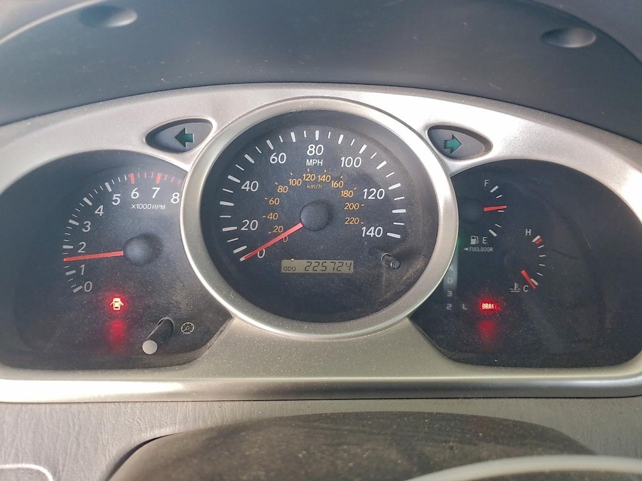 2004 TOYOTA HIGHLANDER