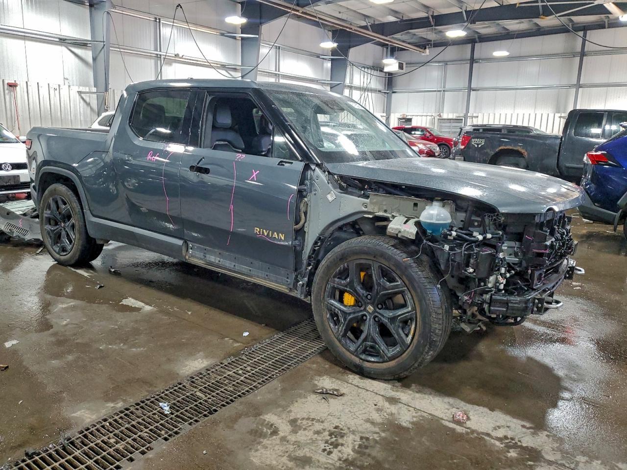 2022 RIVIAN R1t