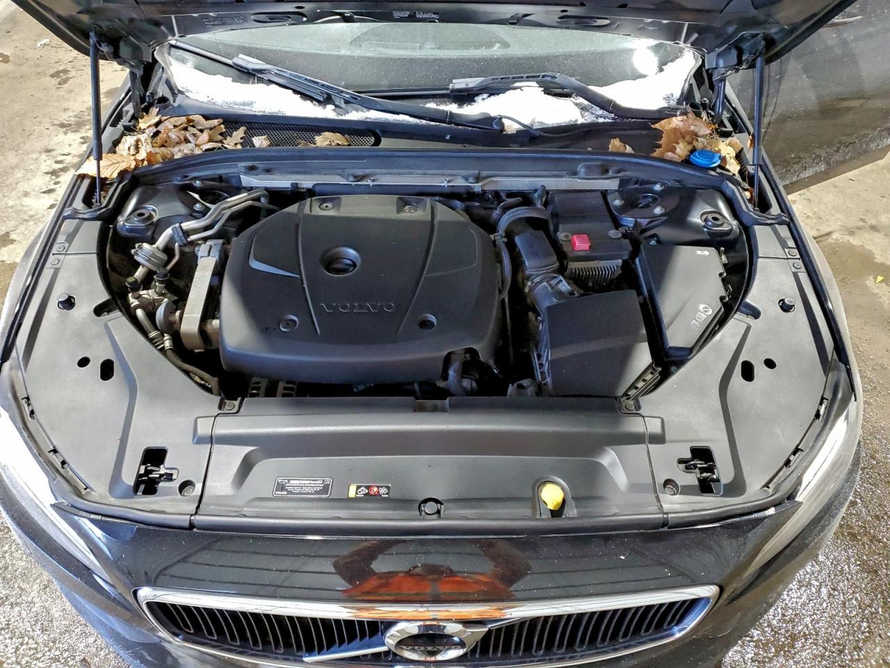 2017 VOLVO S90