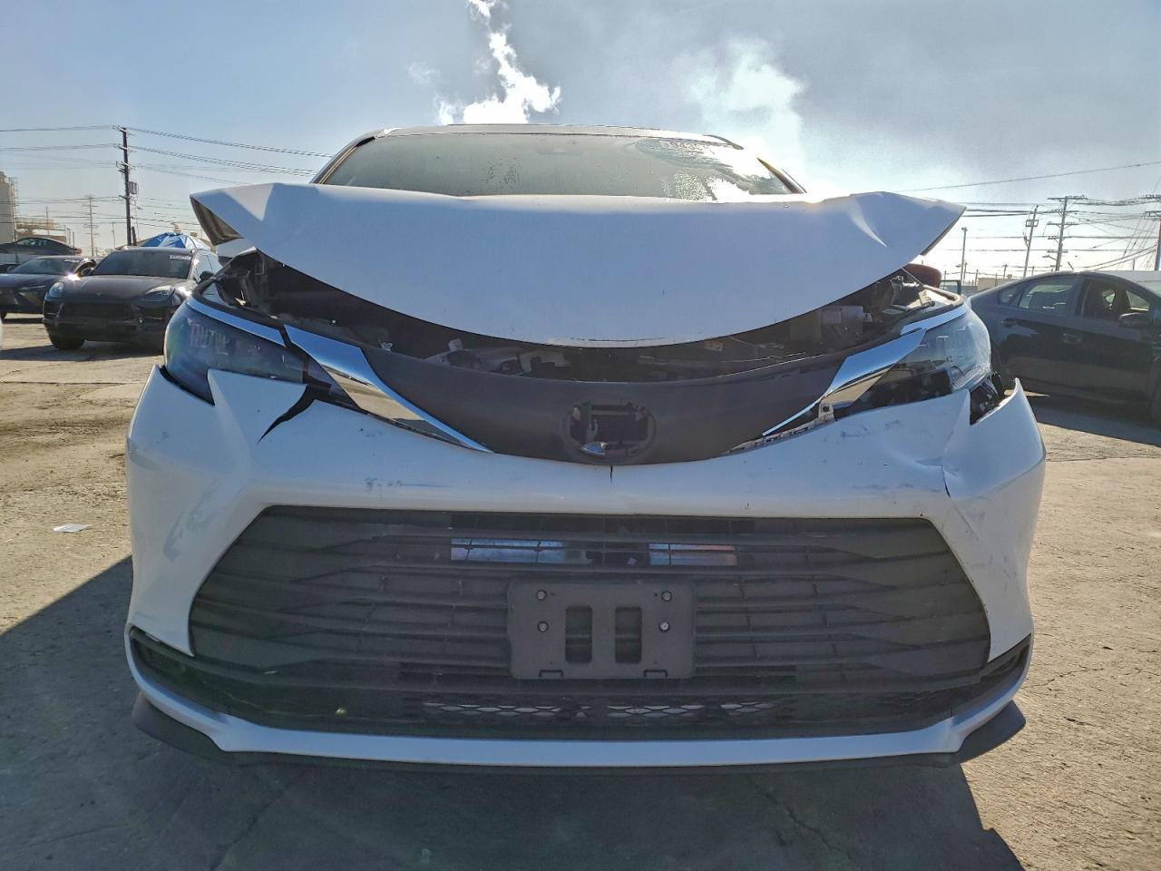 2025 TOYOTA SIENNA