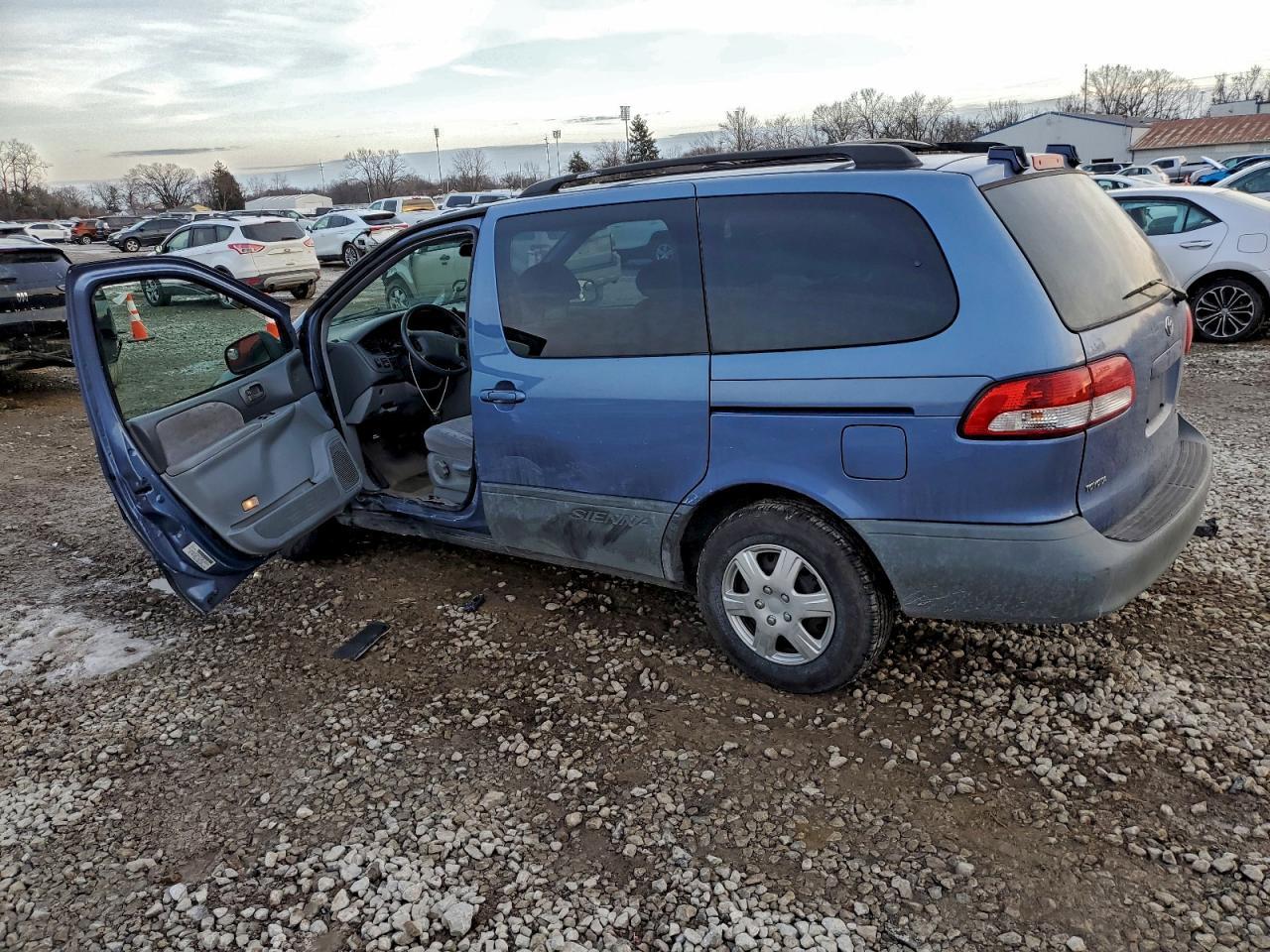 2003 TOYOTA SIENNA