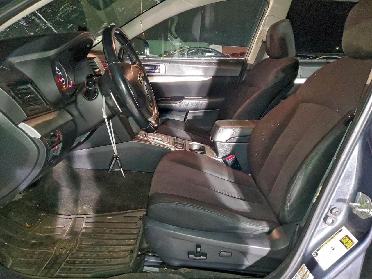 2014 SUBARU Outback