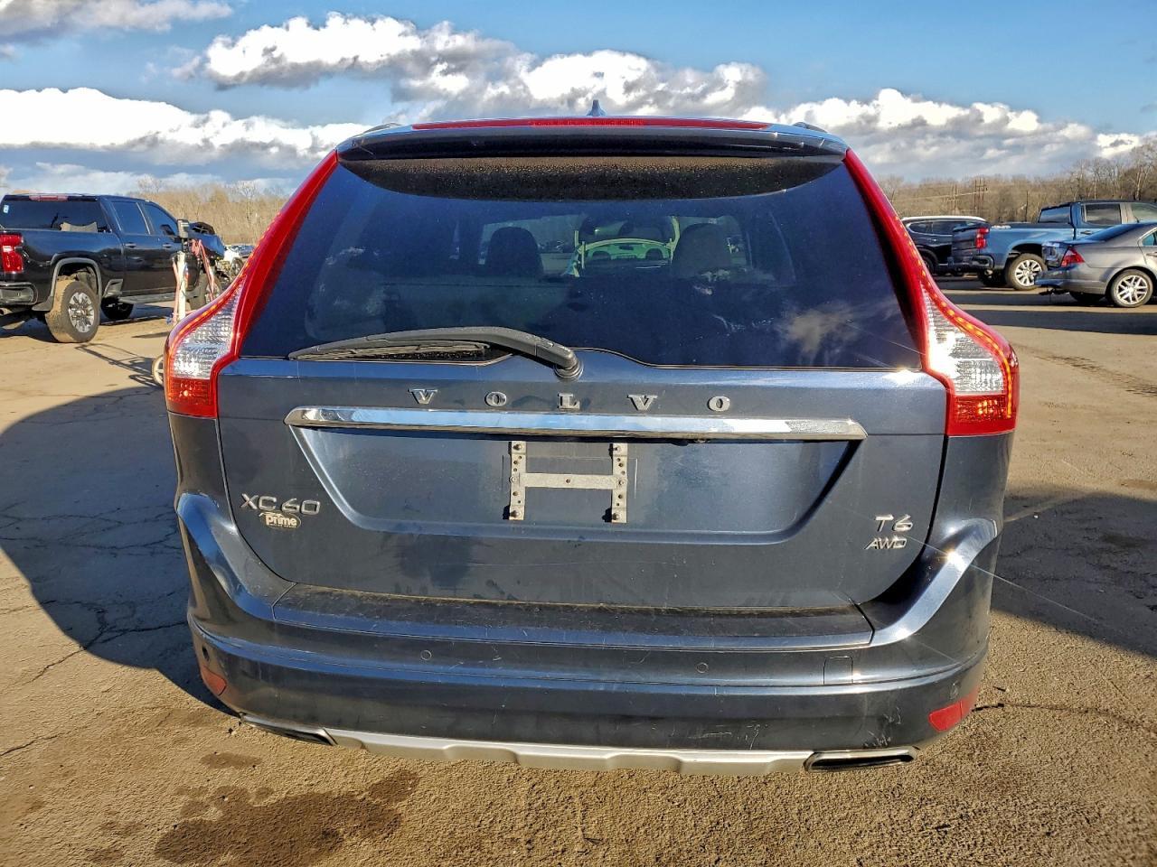 2015 VOLVO XC60