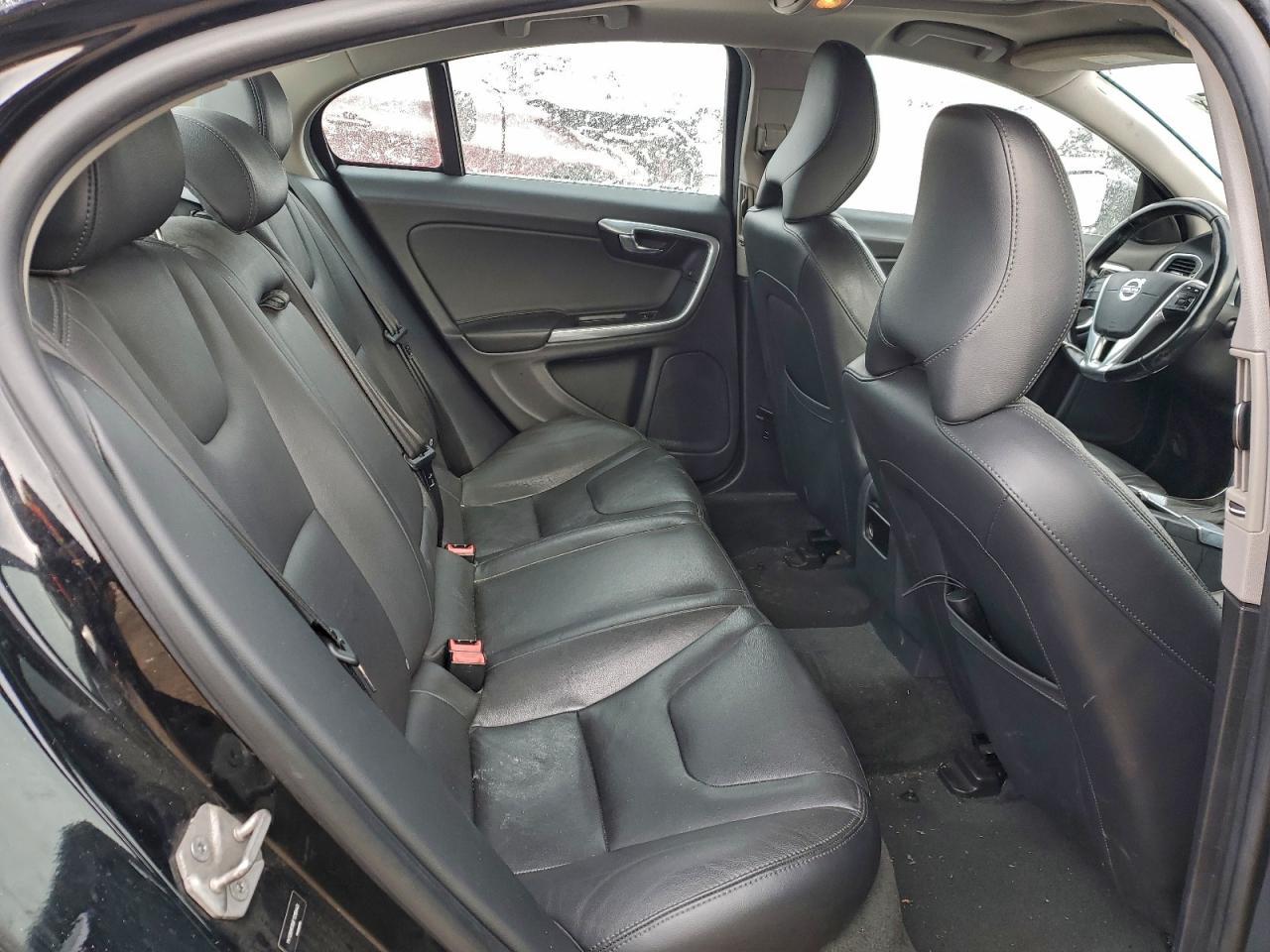 2015 VOLVO S60