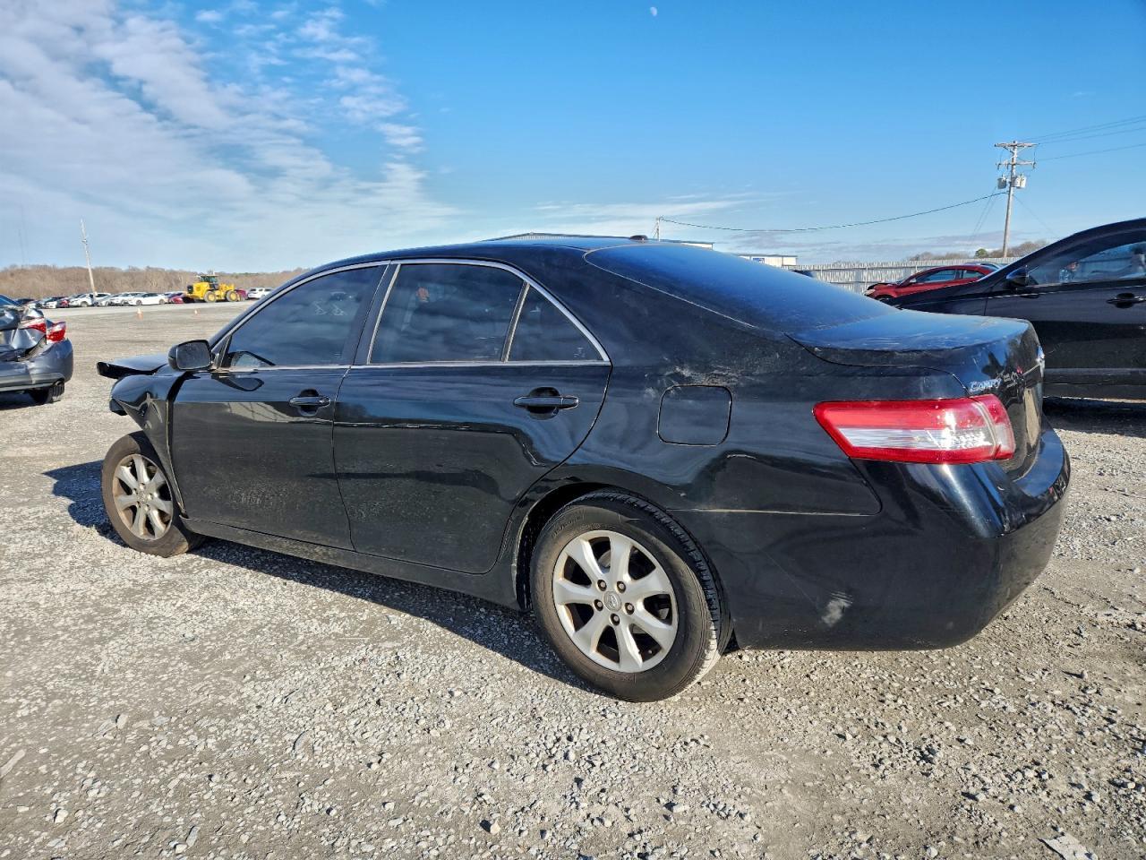 2011 TOYOTA CAMRY