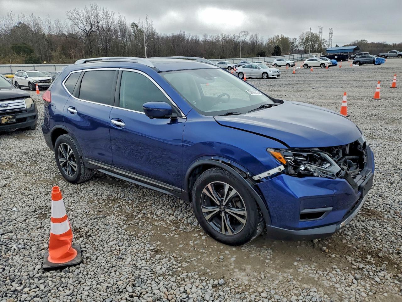 2017 NISSAN ROGUE