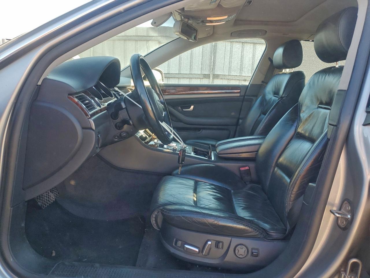 2005 AUDI A8
