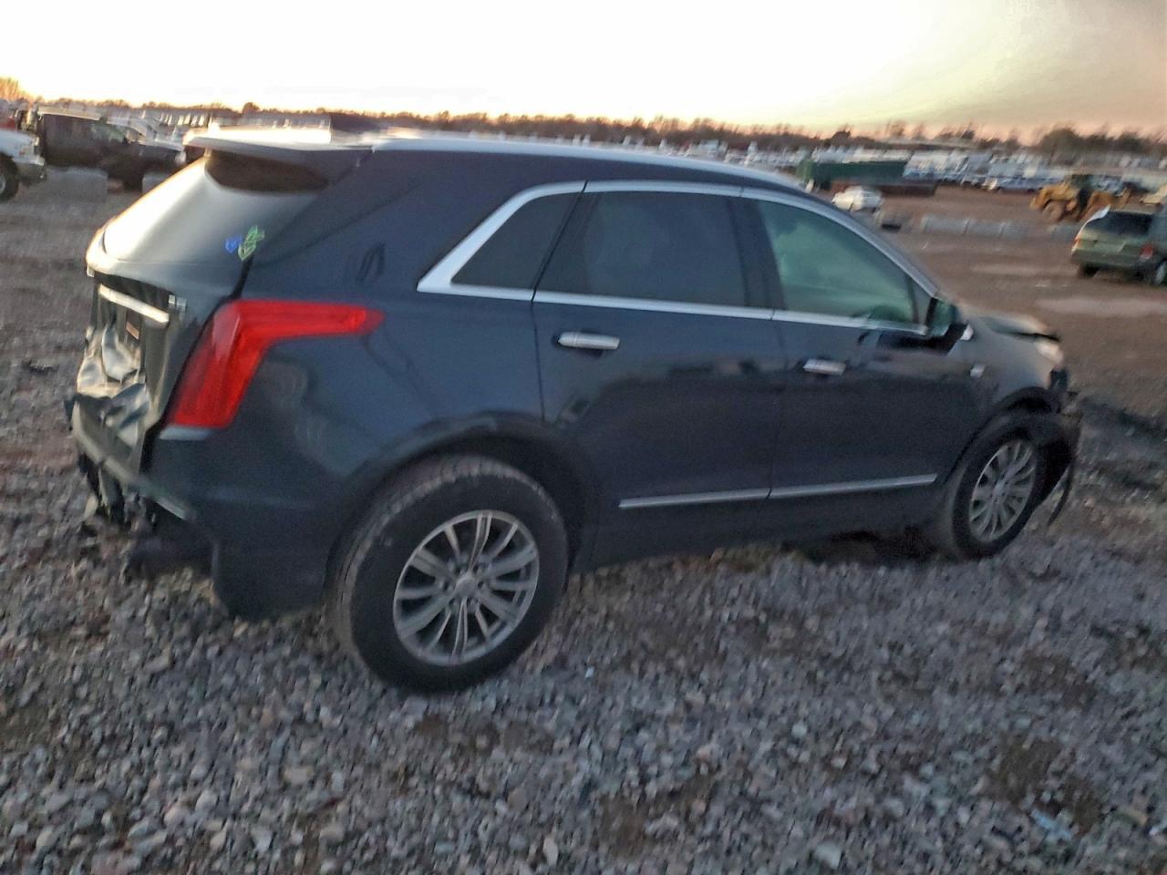 2017 CADILLAC XT5