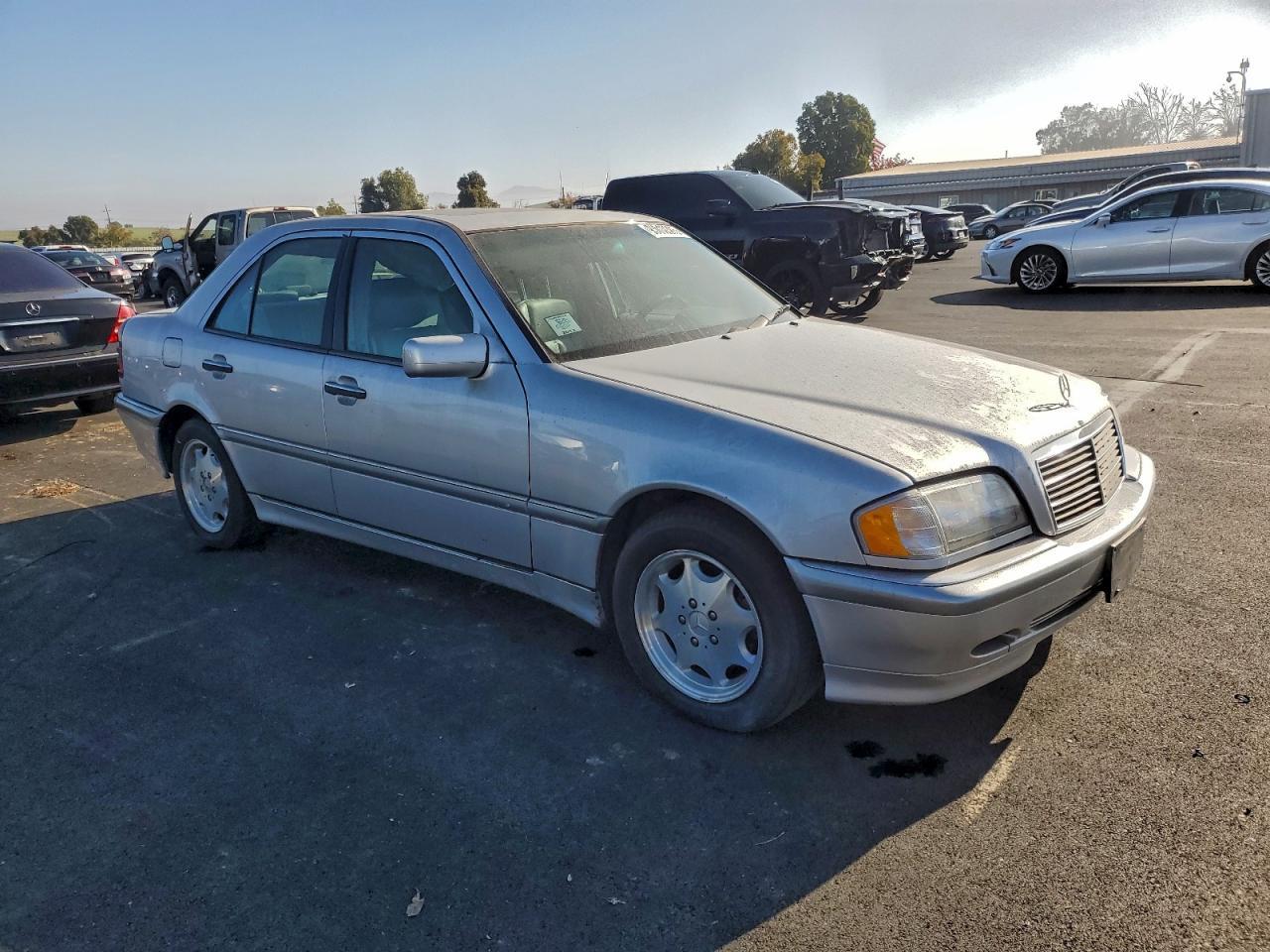 2000 MERCEDES-BENZ C-CLASS