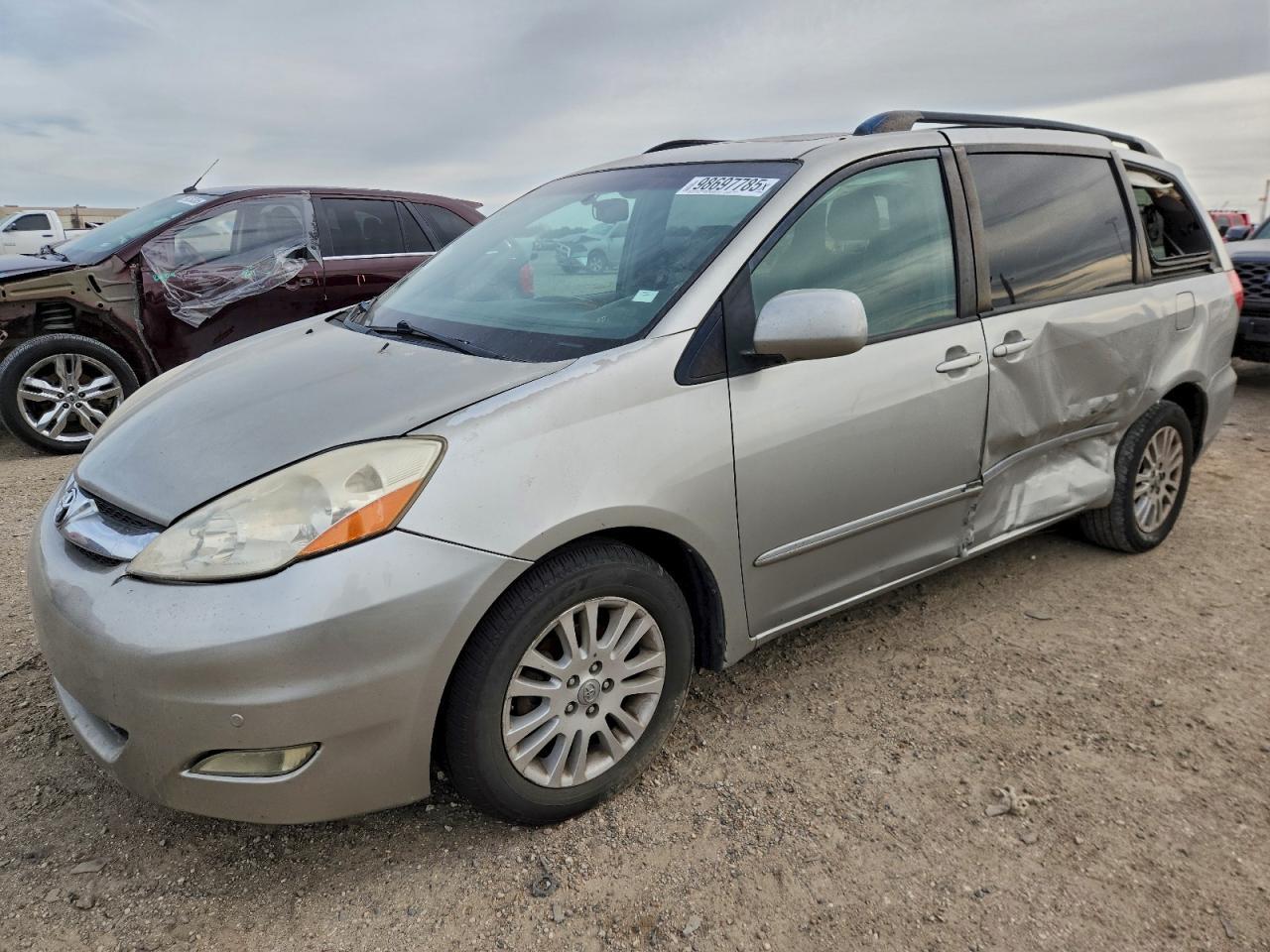 2010 TOYOTA SIENNA