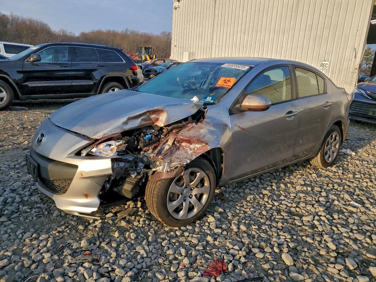 2013 MAZDA 3