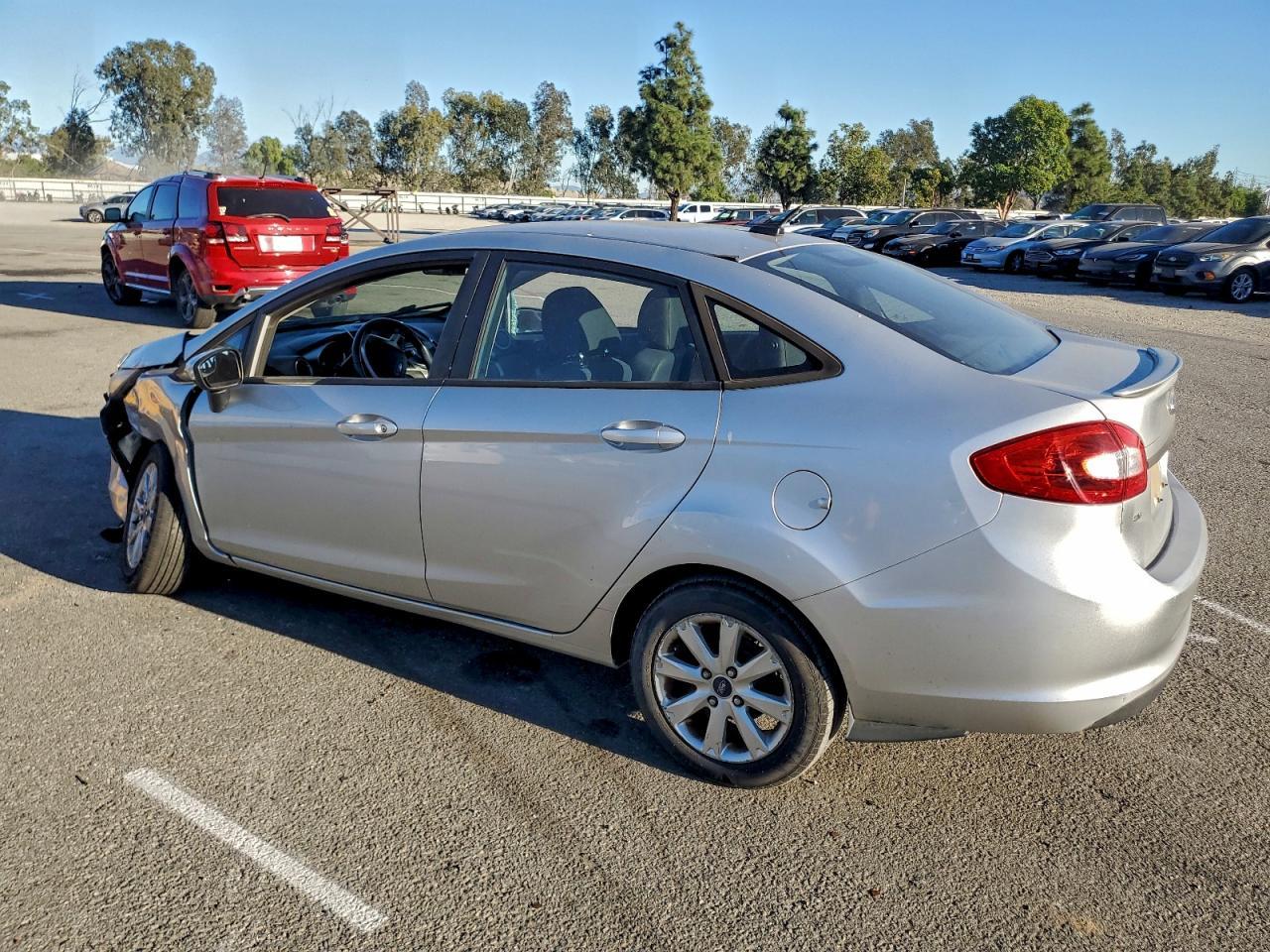 2013 FORD Fiesta
