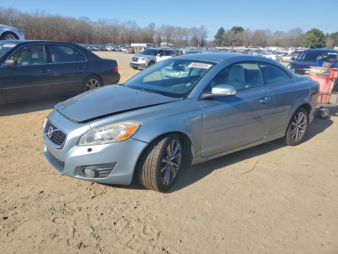 2011 VOLVO C70