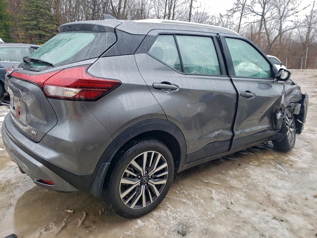 2024 NISSAN KICKS
