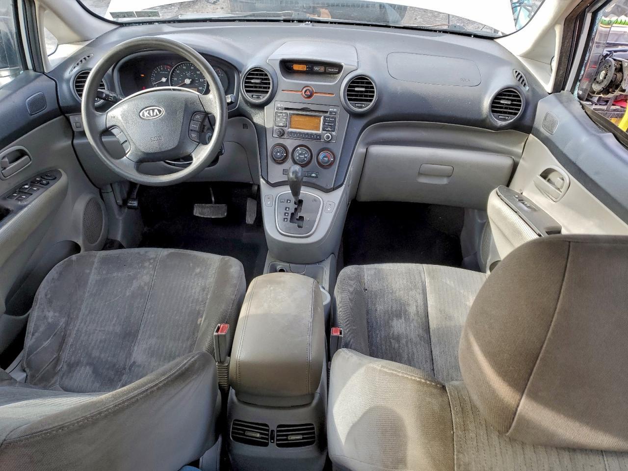 2009 KIA RONDO