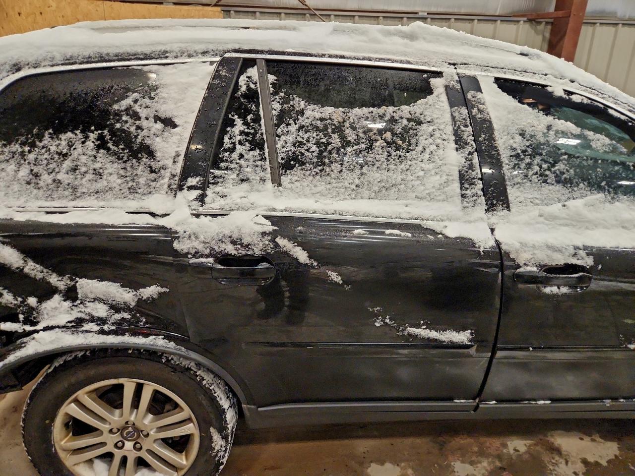 2011 VOLVO XC90