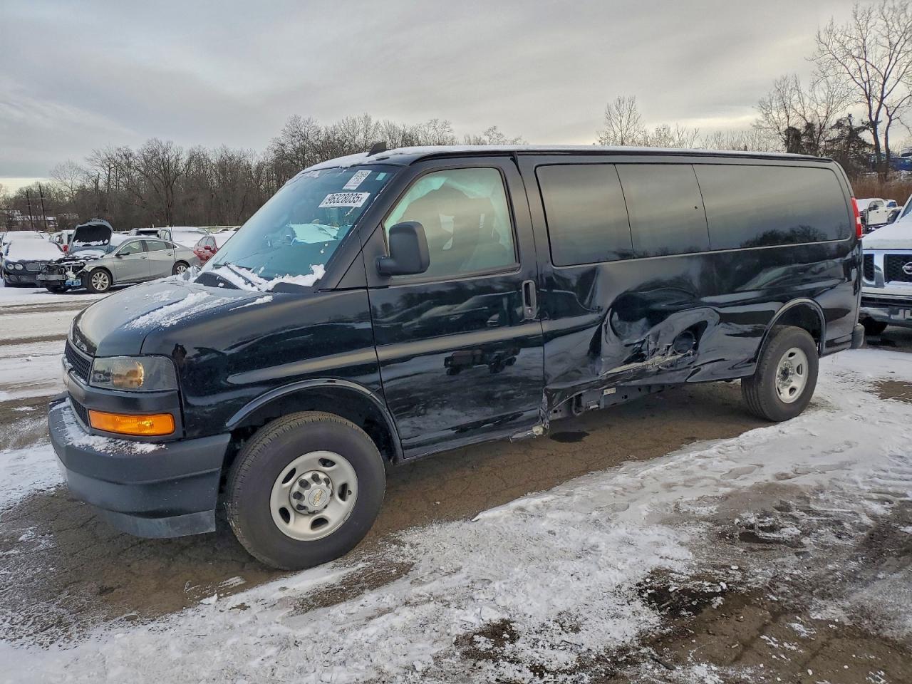 2024 CHEVROLET Express 3500