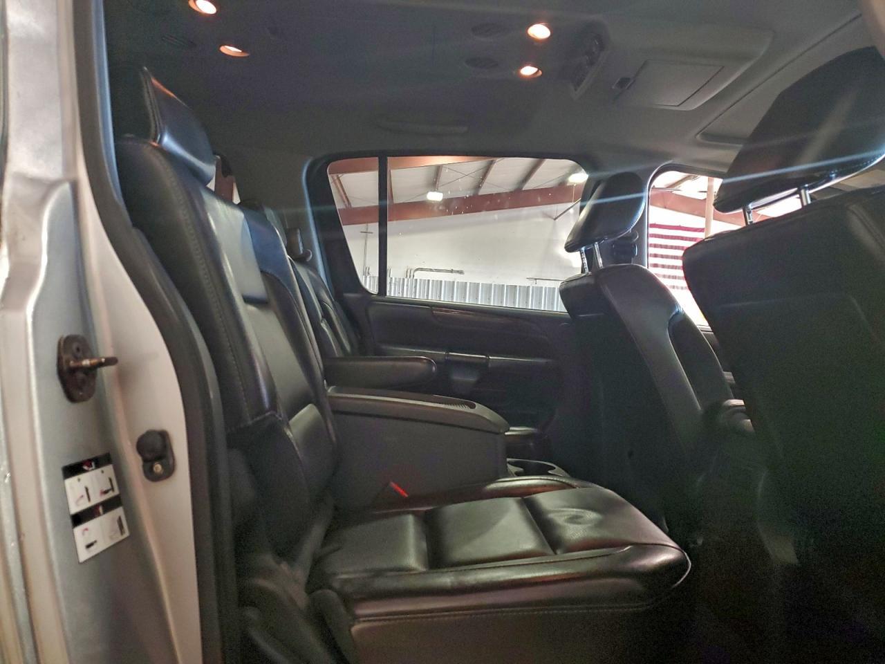 2011 NISSAN Armada