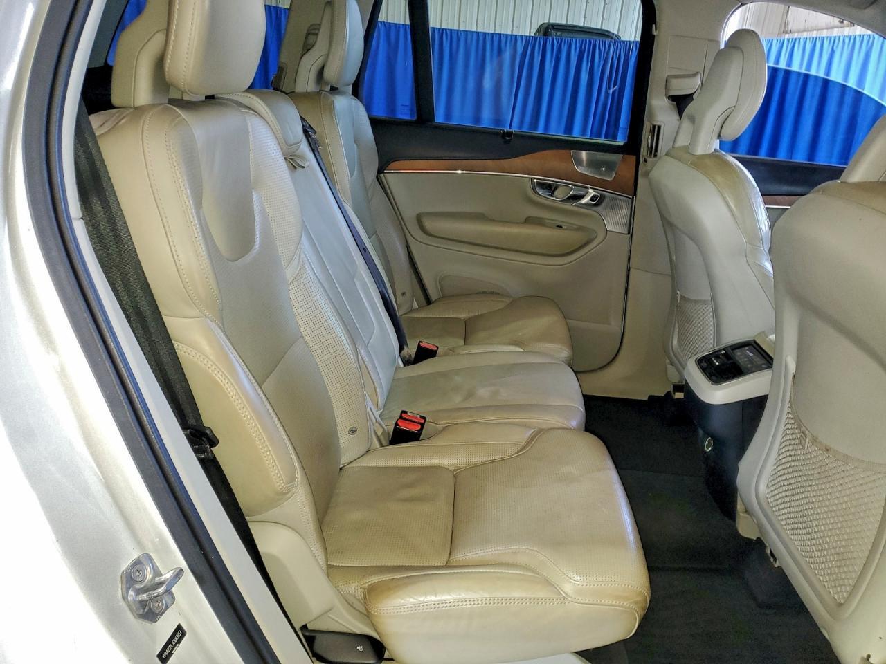 2016 VOLVO XC90