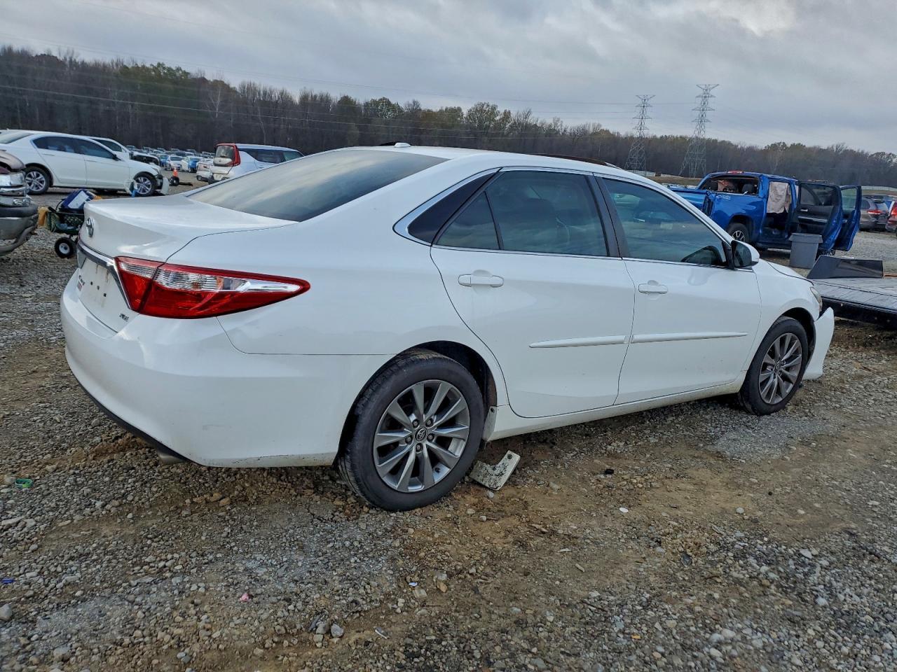 2015 TOYOTA CAMRY