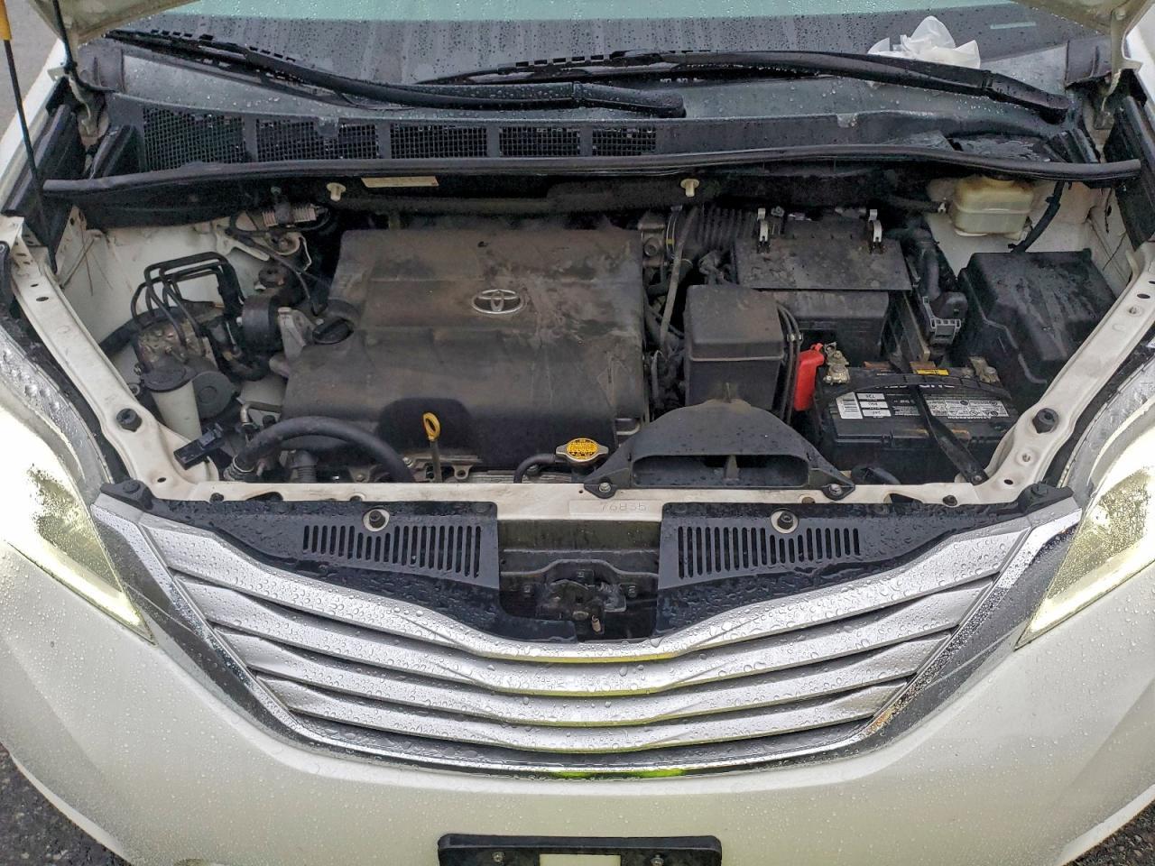 2015 TOYOTA SIENNA