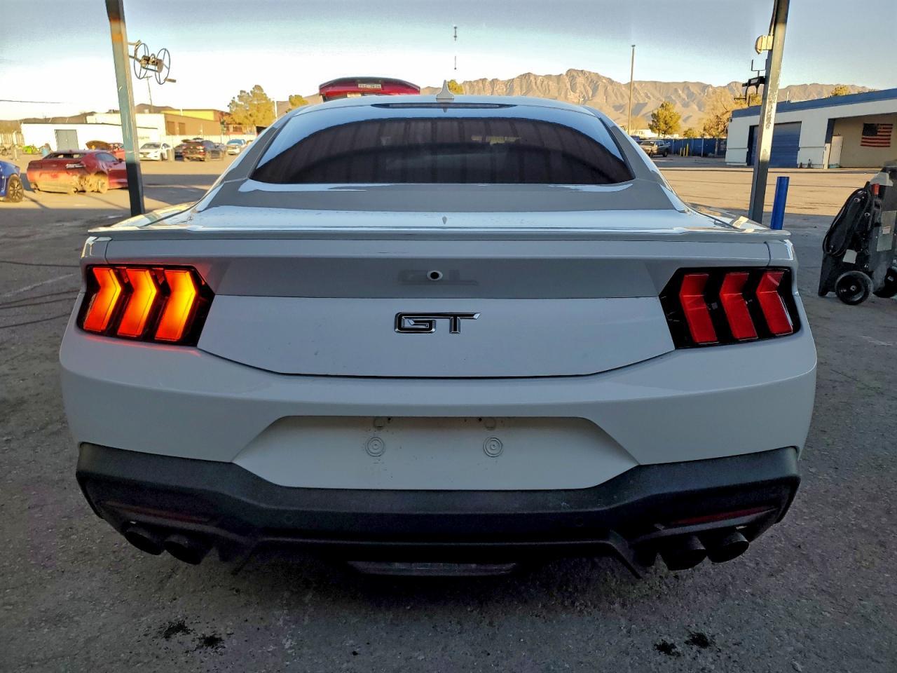 2025 FORD MUSTANG