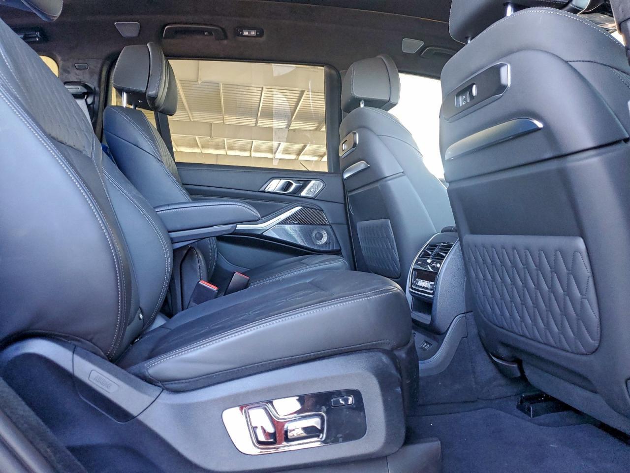 2024 BMW X7