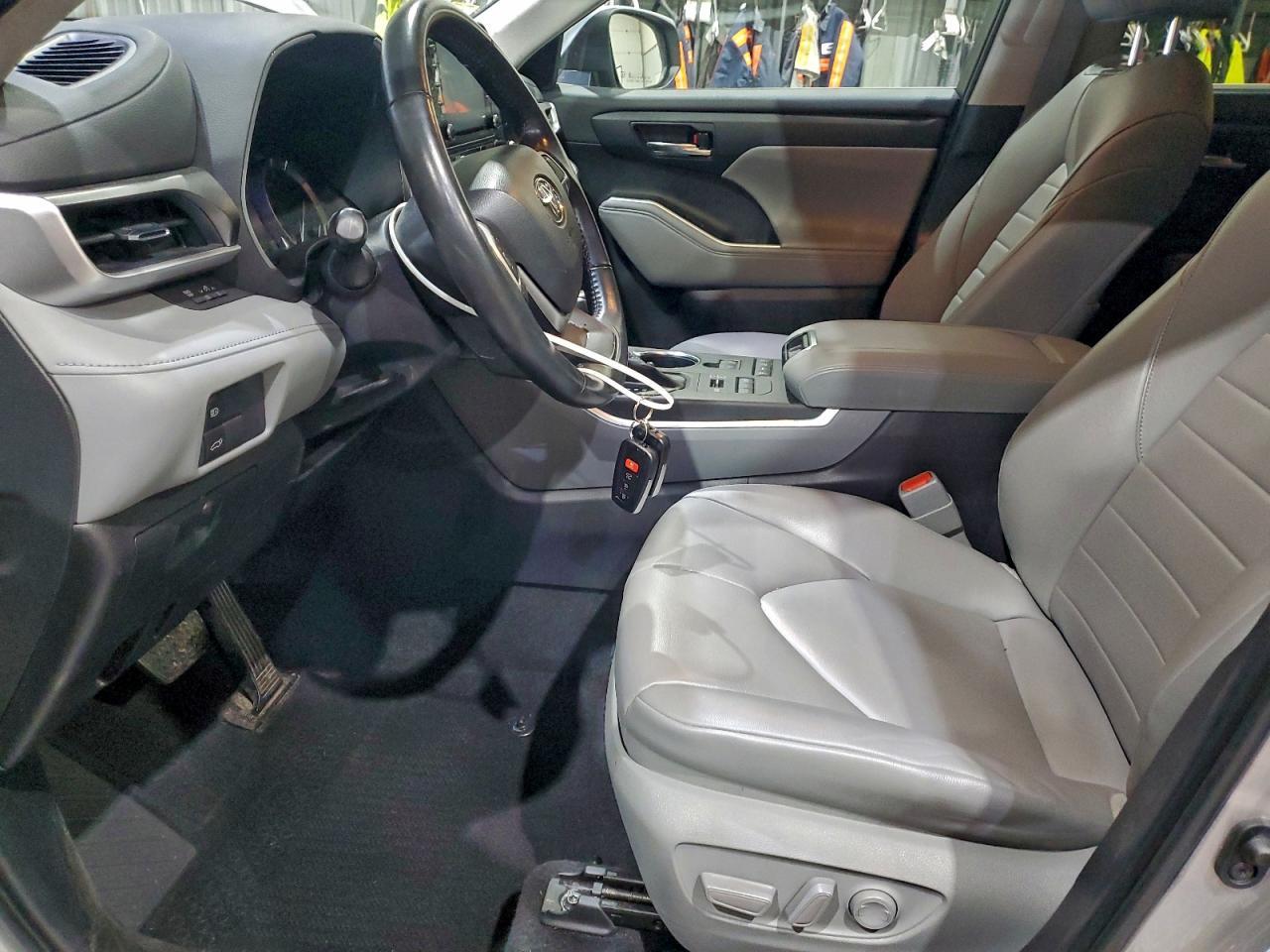 2022 TOYOTA HIGHLANDER