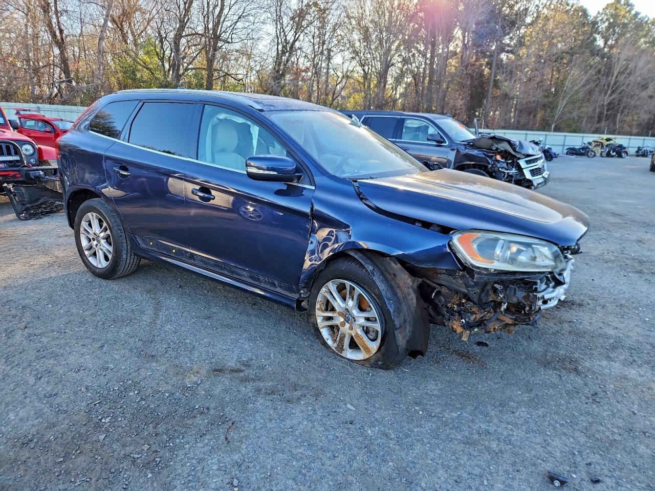 2015 VOLVO XC60