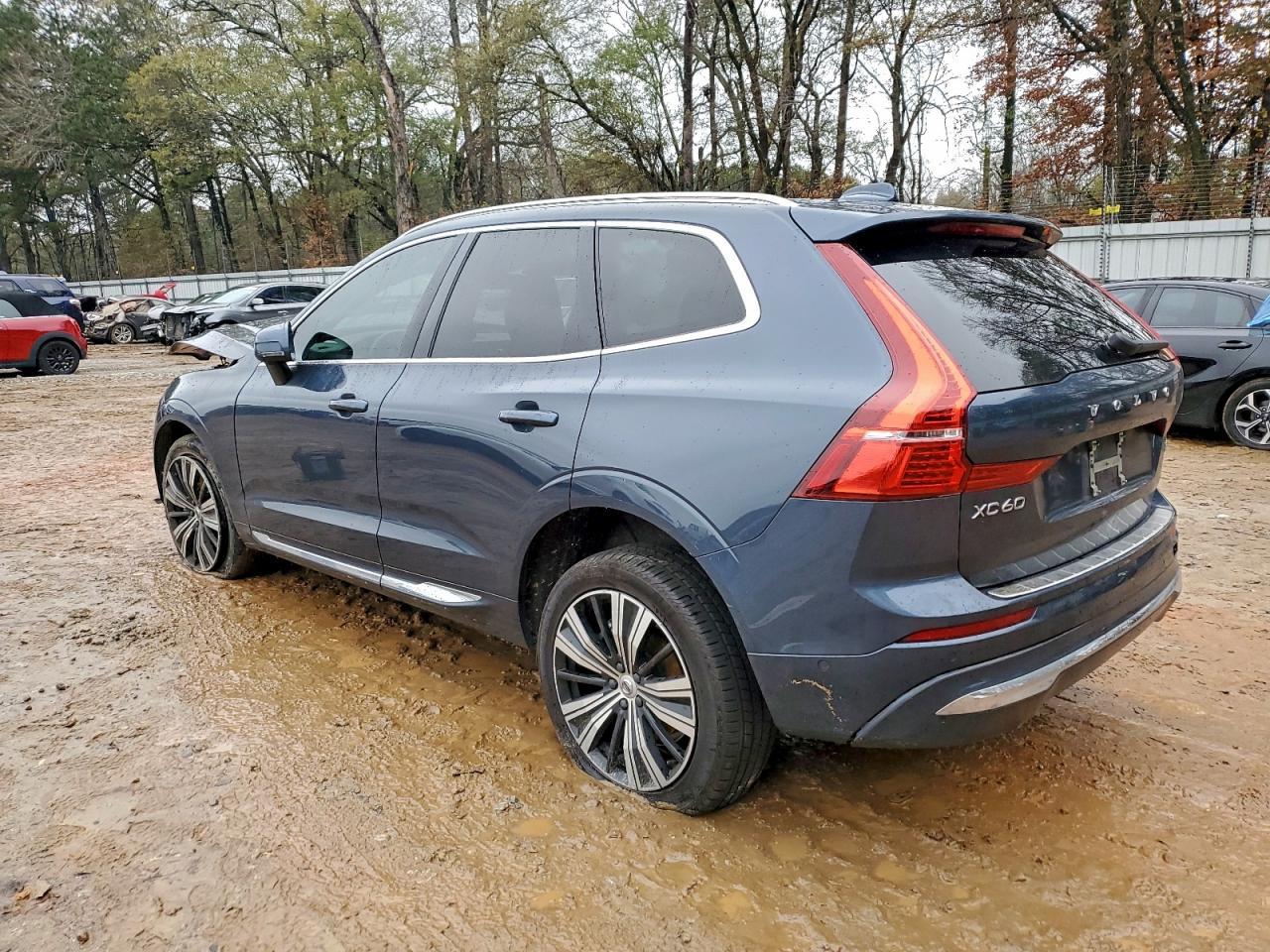2022 VOLVO XC60