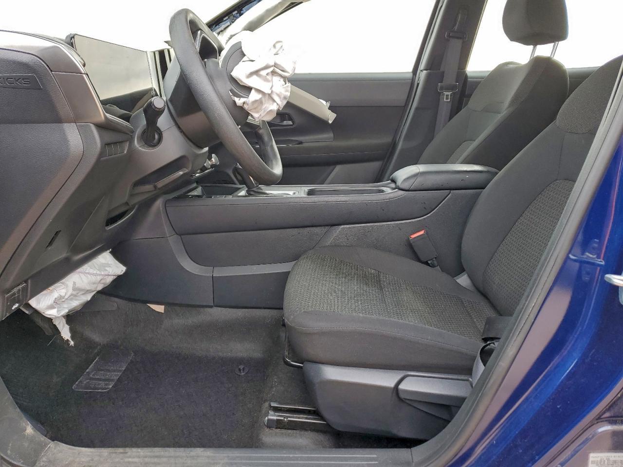 2025 NISSAN KICKS