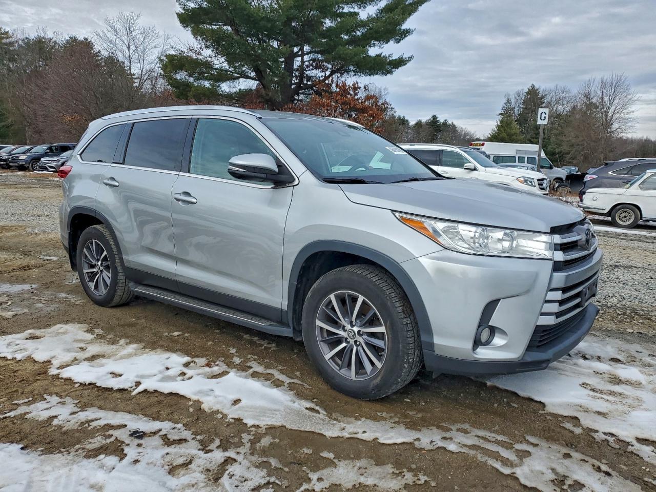 2019 TOYOTA HIGHLANDER