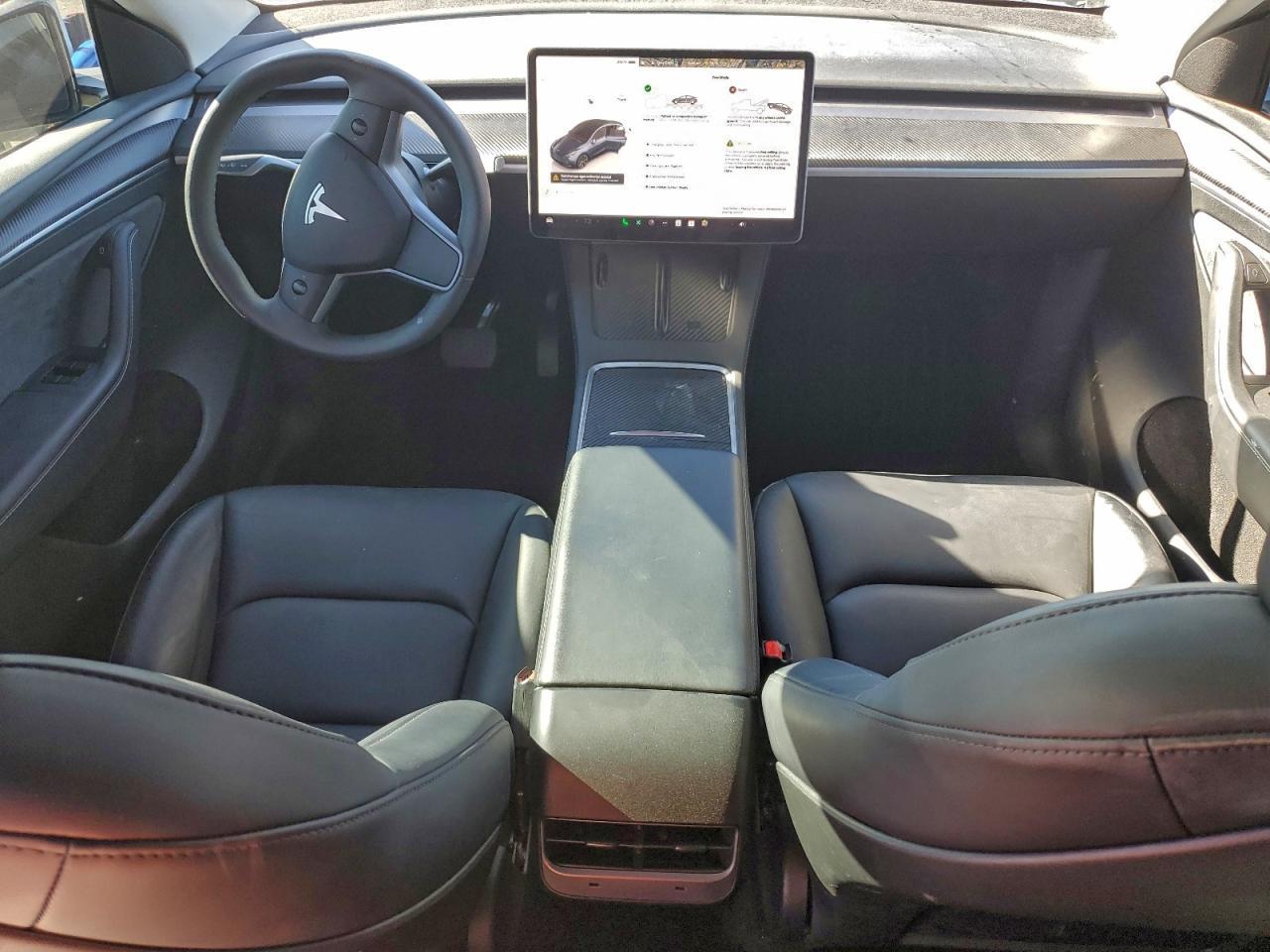 2025 TESLA MODEL Y