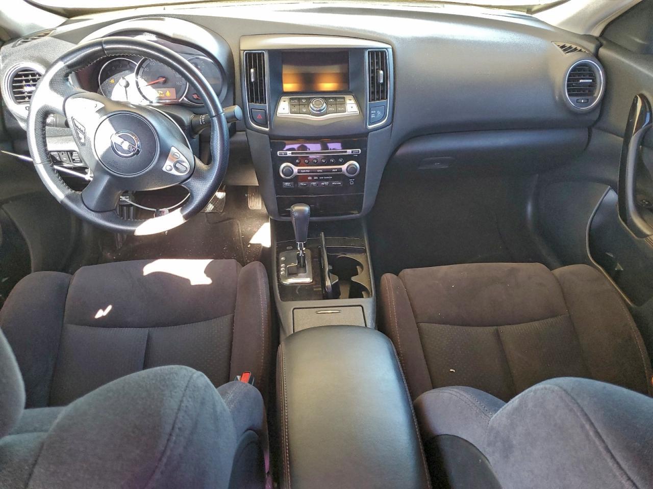 2010 NISSAN Maxima
