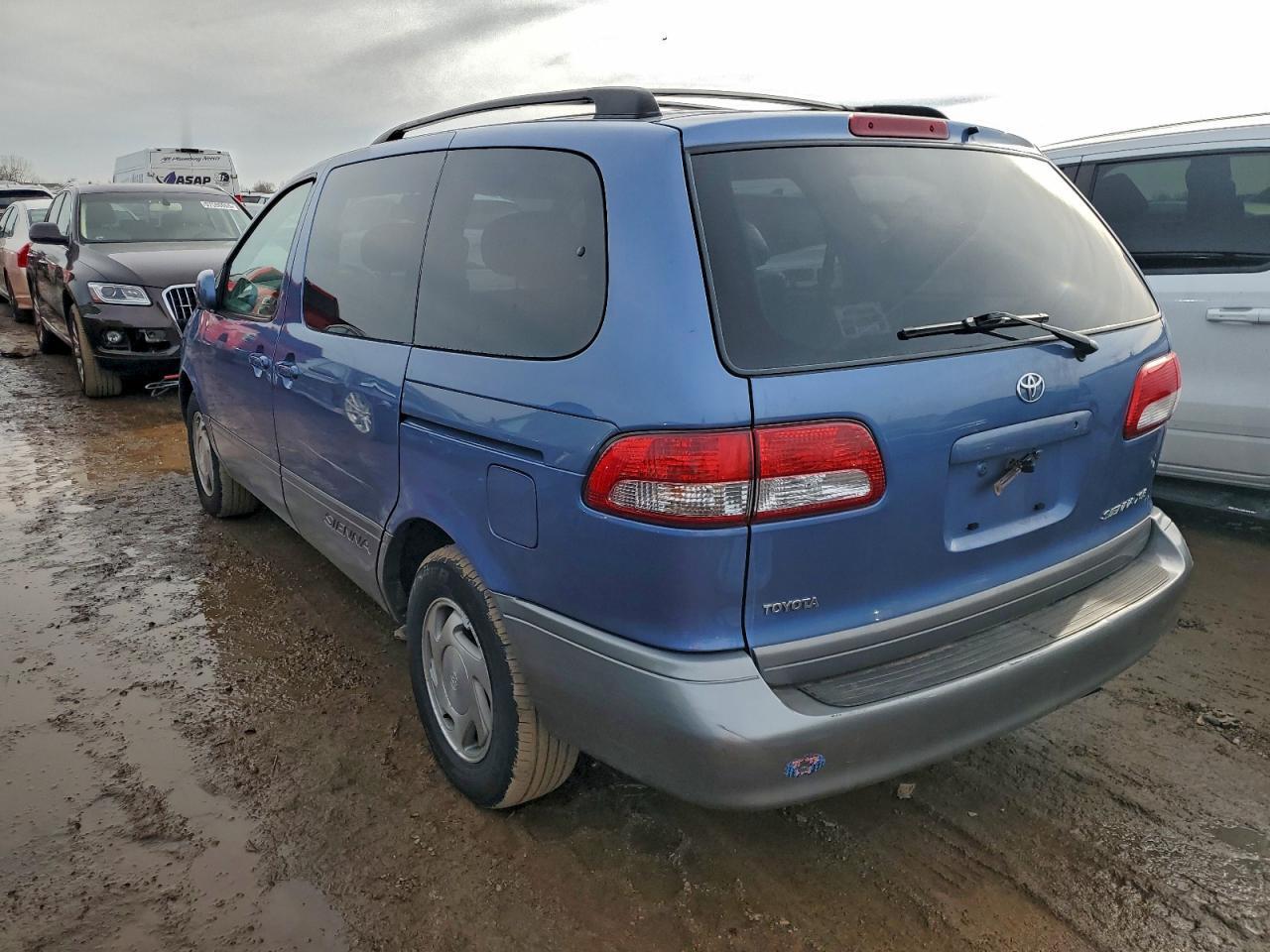 2002 TOYOTA SIENNA