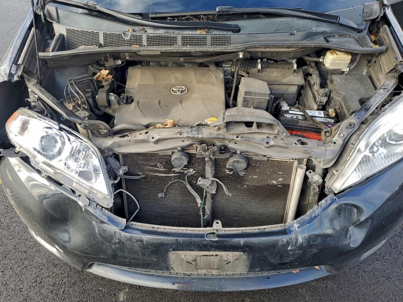 2015 TOYOTA SIENNA