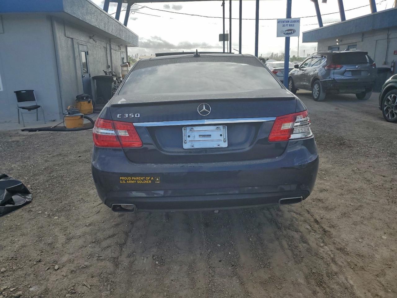 2011 MERCEDES-BENZ E-Class