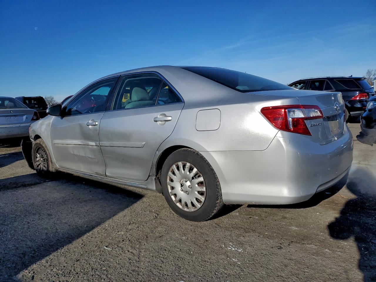 2014 TOYOTA CAMRY