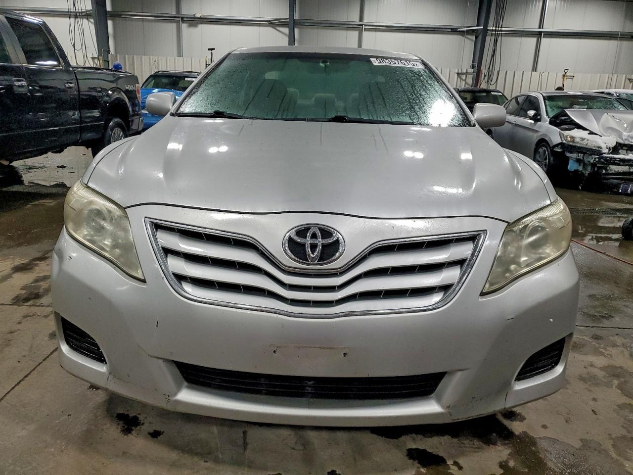 2011 TOYOTA CAMRY