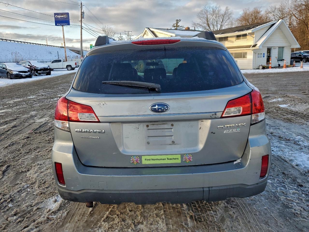 2010 SUBARU Outback