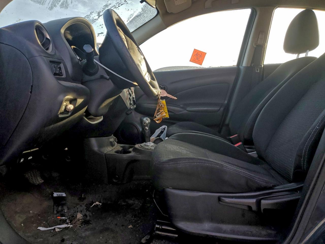 2017 NISSAN VERSA