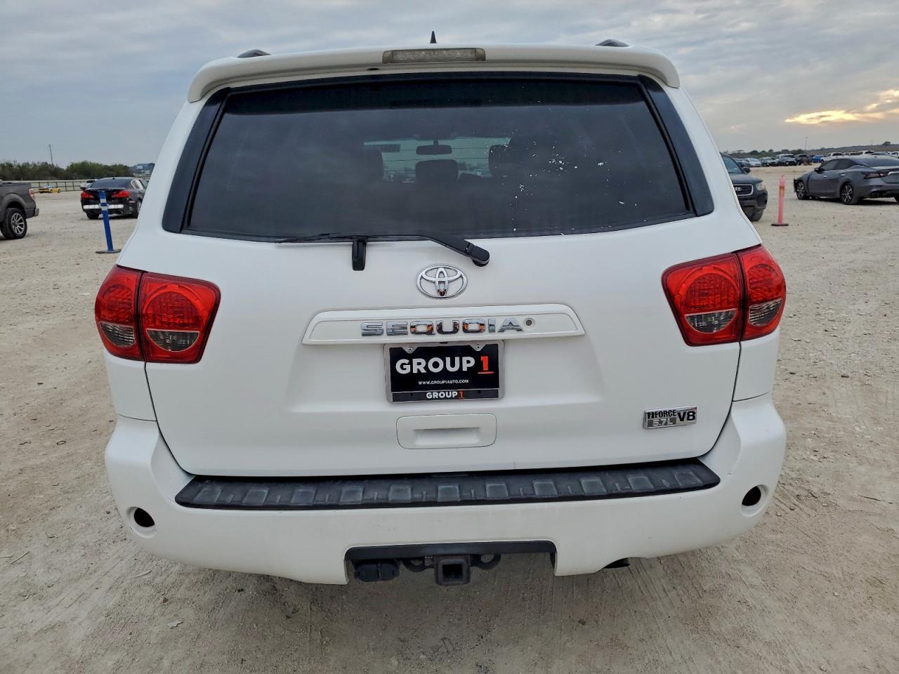 2014 TOYOTA Sequoia