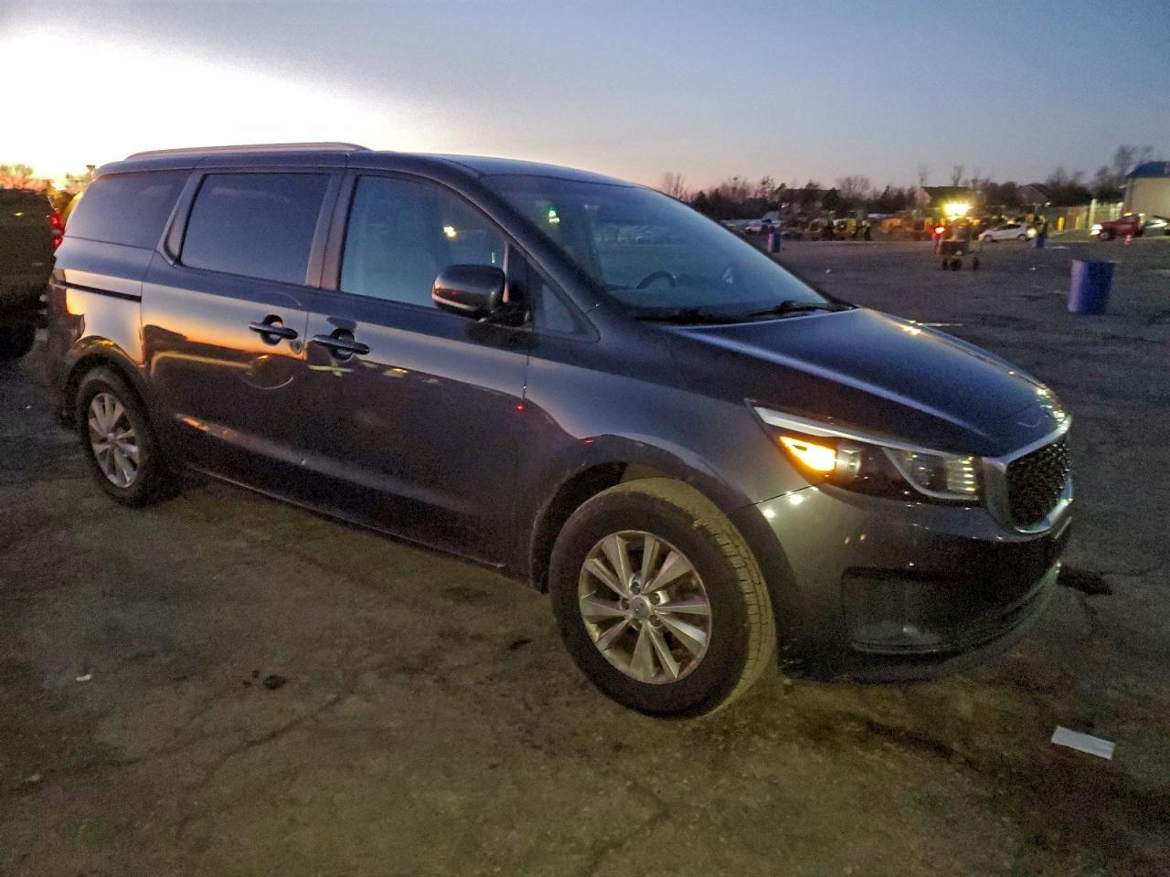 2017 KIA SEDONA