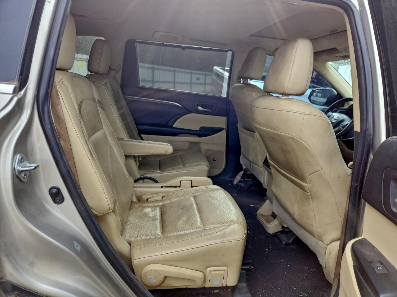 2015 TOYOTA HIGHLANDER